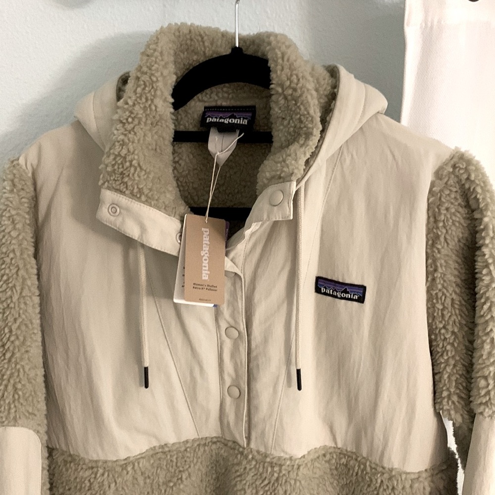 Patagonia Women’s Shelled Retro-X Pullover  (Regular Fit) Medium